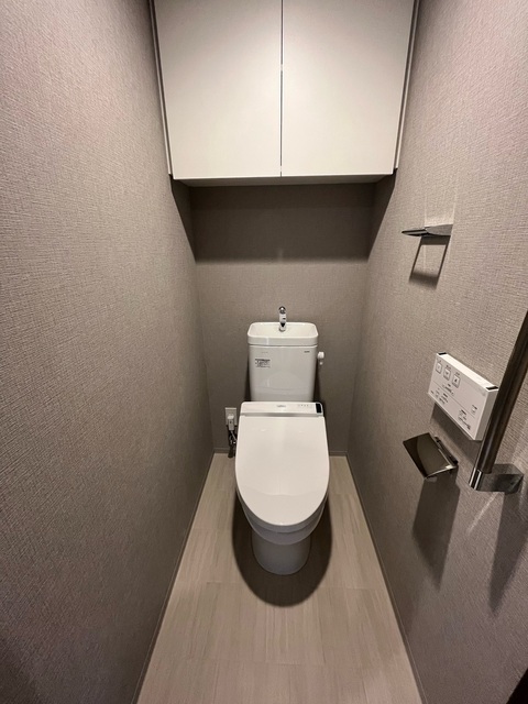 トイレ　温水洗浄暖房便座