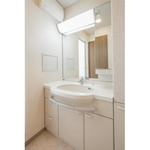 洗面設備　※写真は同タイプ住戸です。