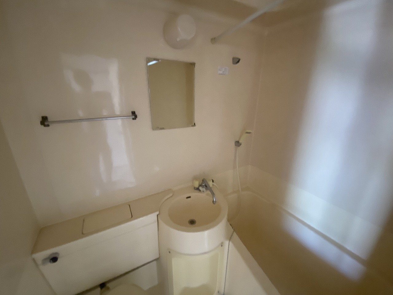 洗面設備　浴室内の洗面台です♪