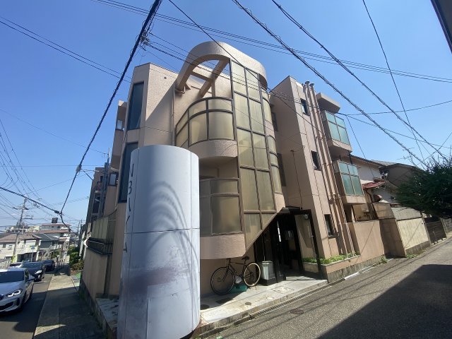 建物外観　駅徒歩７分、モニター付きインターホン完備☆