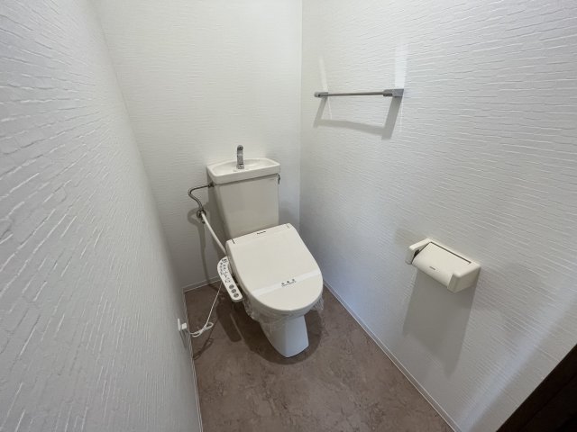 トイレ　シンプルで機能的なトイレです！