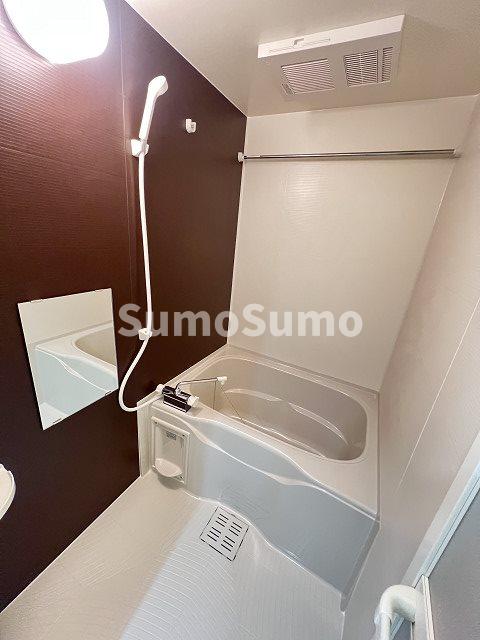 バス・シャワールーム　コンパクトで使いやすいお風呂です