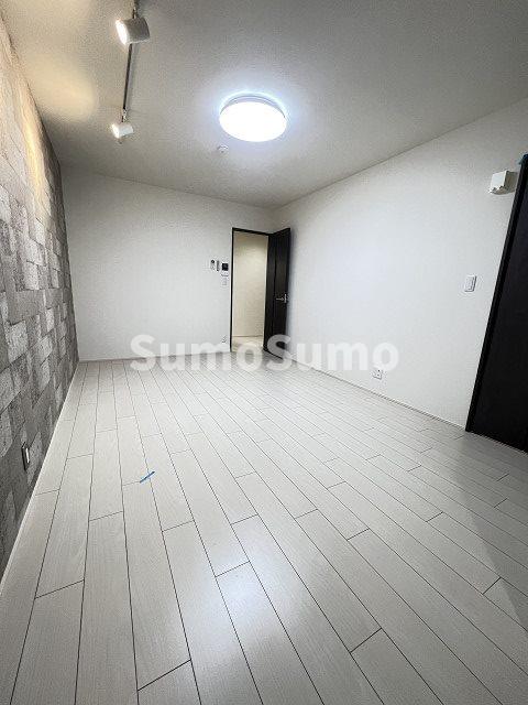 その他部屋・スペース　開放的な寝室です