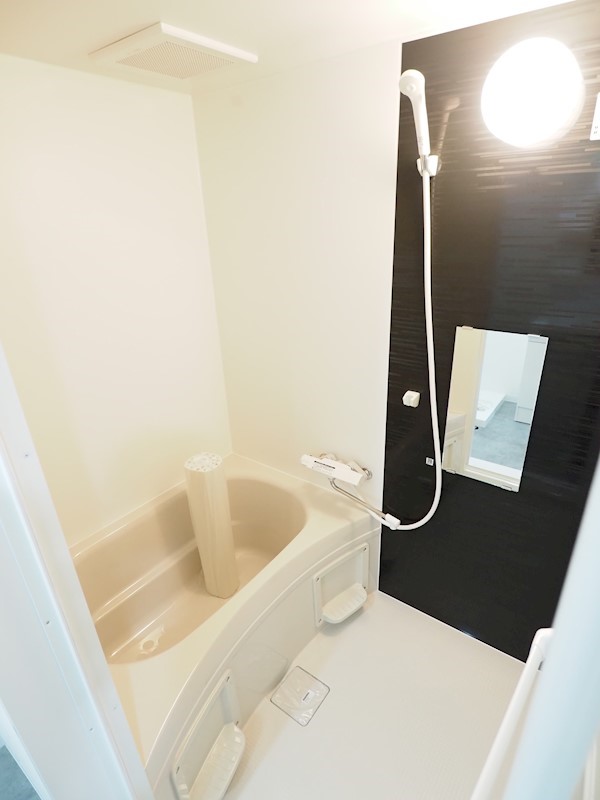 バス・シャワールーム　コントラストが埋めれおしゃれな感じです