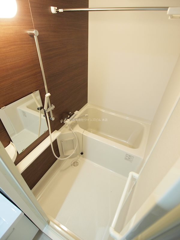 バス・シャワールーム　洗濯物干し。