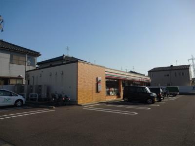 コンビニ　セブンイレブン新潟上木戸4丁目店（コンビニ）まで487m
