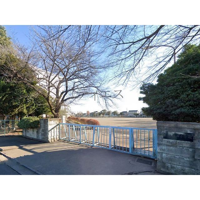 小学校　所沢市立上新井小学校（小学校）まで720m