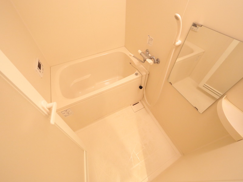 バス・シャワールーム　追焚き機能付きお風呂