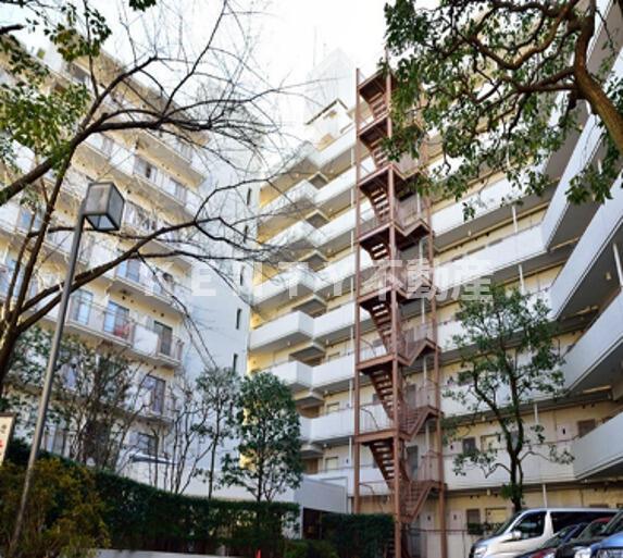 建物外観　落ち着いた雰囲気の外観です