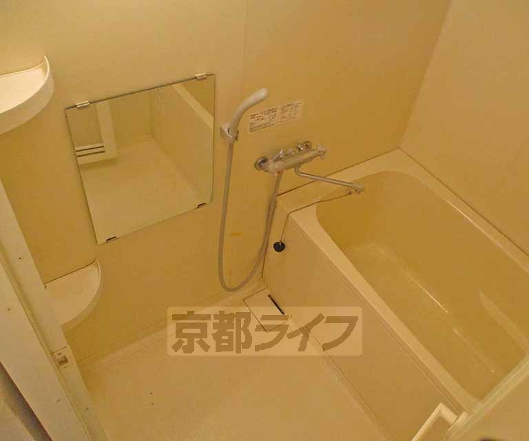 キッチン　キッチンスペースも十分にあるキッチンです。