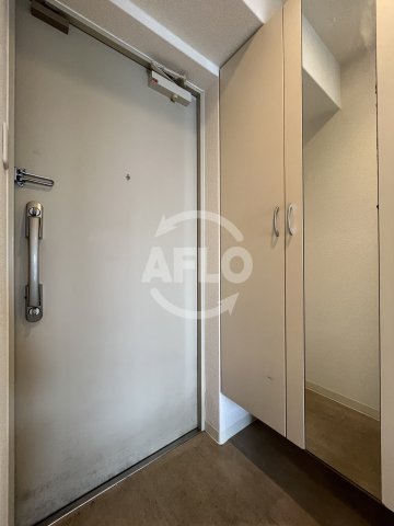 玄関　LaCASA江坂　玄関