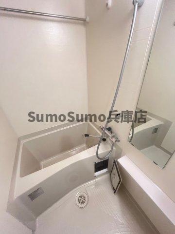 バス・シャワールーム　落ち着いた空間のお風呂です