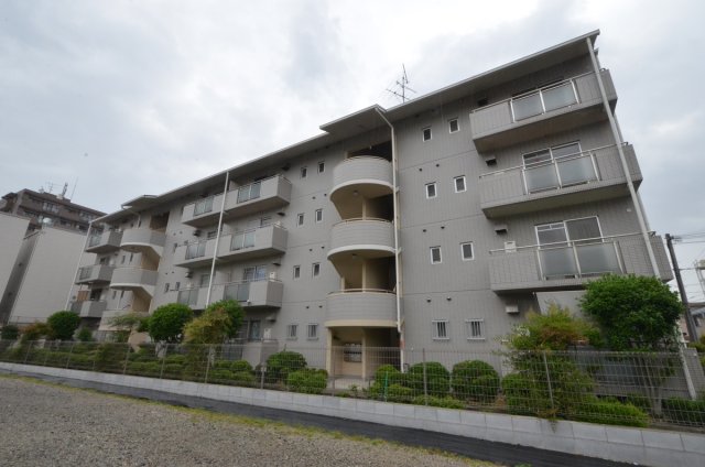 建物外観　宅配BOX付きで便利です！