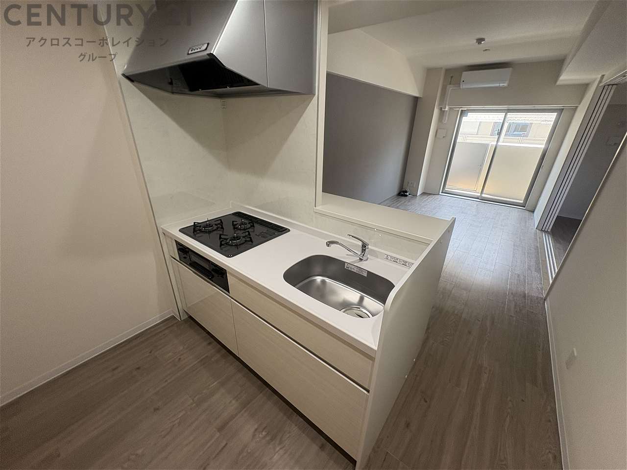 キッチン　3口ガスコンロ付で機能的なキッチンです！