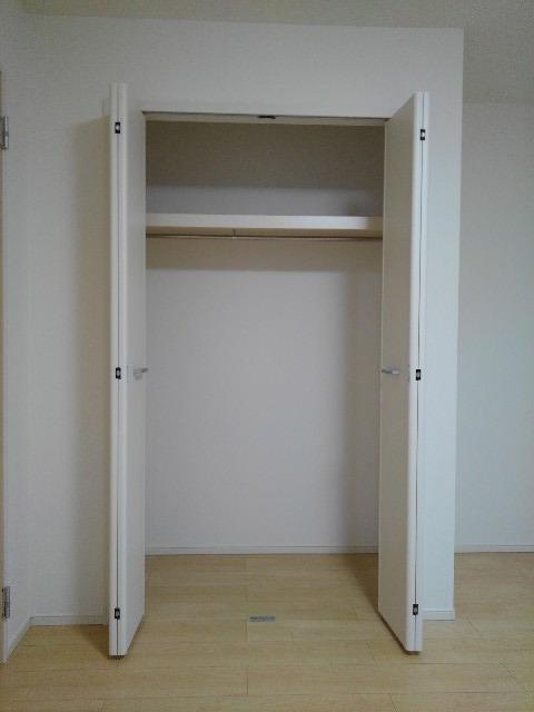 収納　ポール付きで使い勝手の良いクローゼット♪