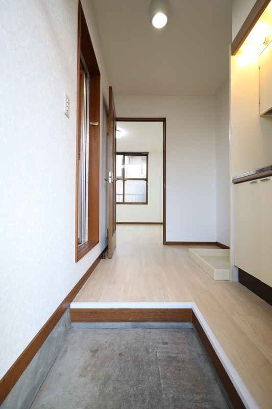 玄関　※別号室写真（反転タイプ）