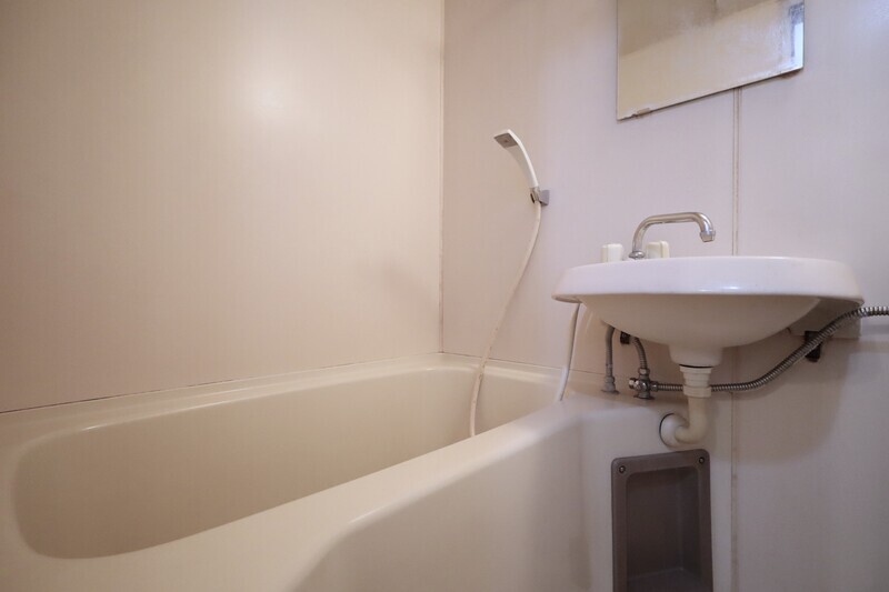 バス・シャワールーム　※別号室写真（反転タイプ）