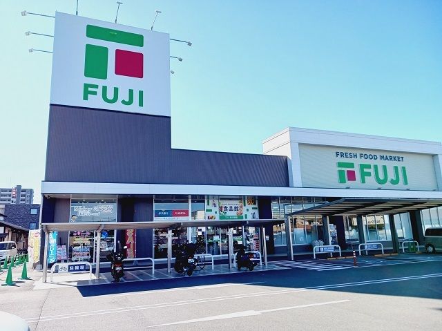 スーパー　フジ古川椿店様（スーパー）まで800m