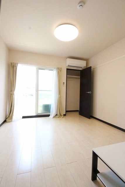 居室・リビング　☆室内6.1帖☆