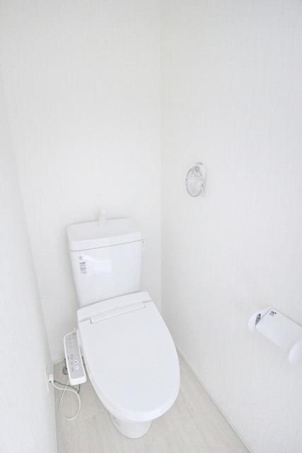 トイレ　もちろんウォーシュレット付