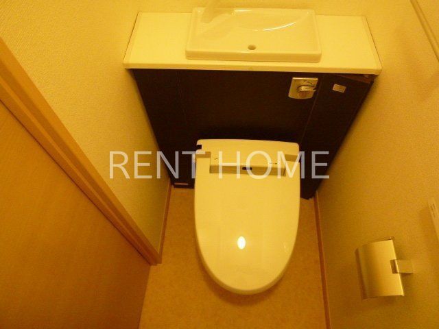 トイレ　ウォシュレット付のお洒落なトイレです。