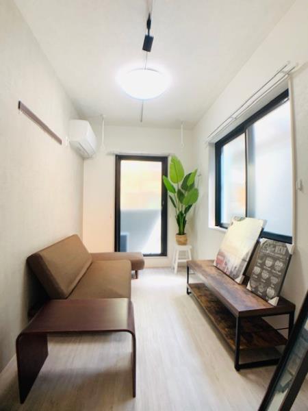 居室・リビング　こちらのリビングで趣味の時間をお楽しみください