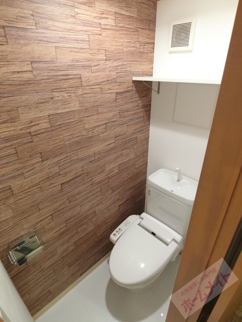 トイレ　温水洗浄便座付きです。