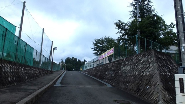 中学校　仙台市立茂庭台中学校（中学校）まで450m