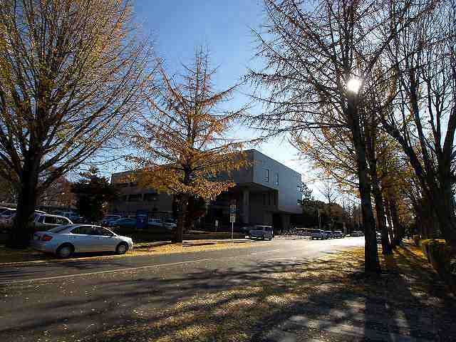 図書館　市立中央図書館（図書館）まで850m
