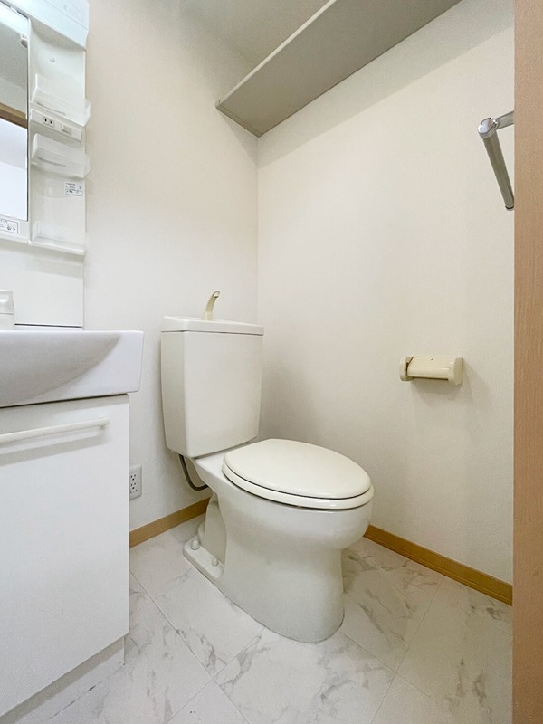 トイレ　別部屋同間取