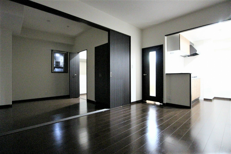 居室・リビング　繋げて使うことで開放感が増しますね。