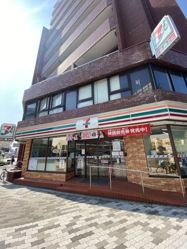 コンビニ　セブンイレブン（コンビニ）まで100m