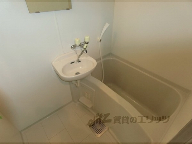 バス・シャワールーム　バス