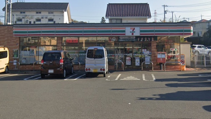 コンビニ　セブンイレブン（コンビニ）まで400m