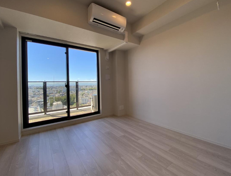 居室・リビング　別部屋の写真を使用しております。