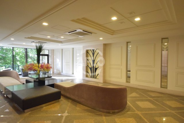 ロビー　なんばセントラルプラザリバーガーデン　ロビー