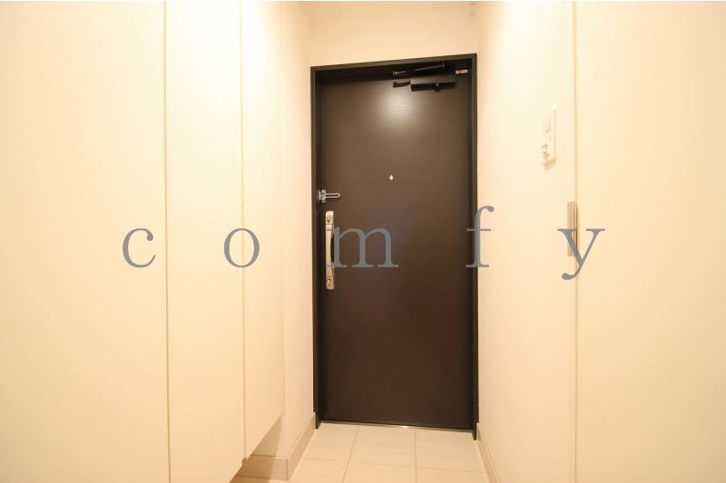 玄関　ダブルロックの玄関ドア