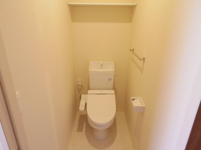 トイレ　温水洗浄便座