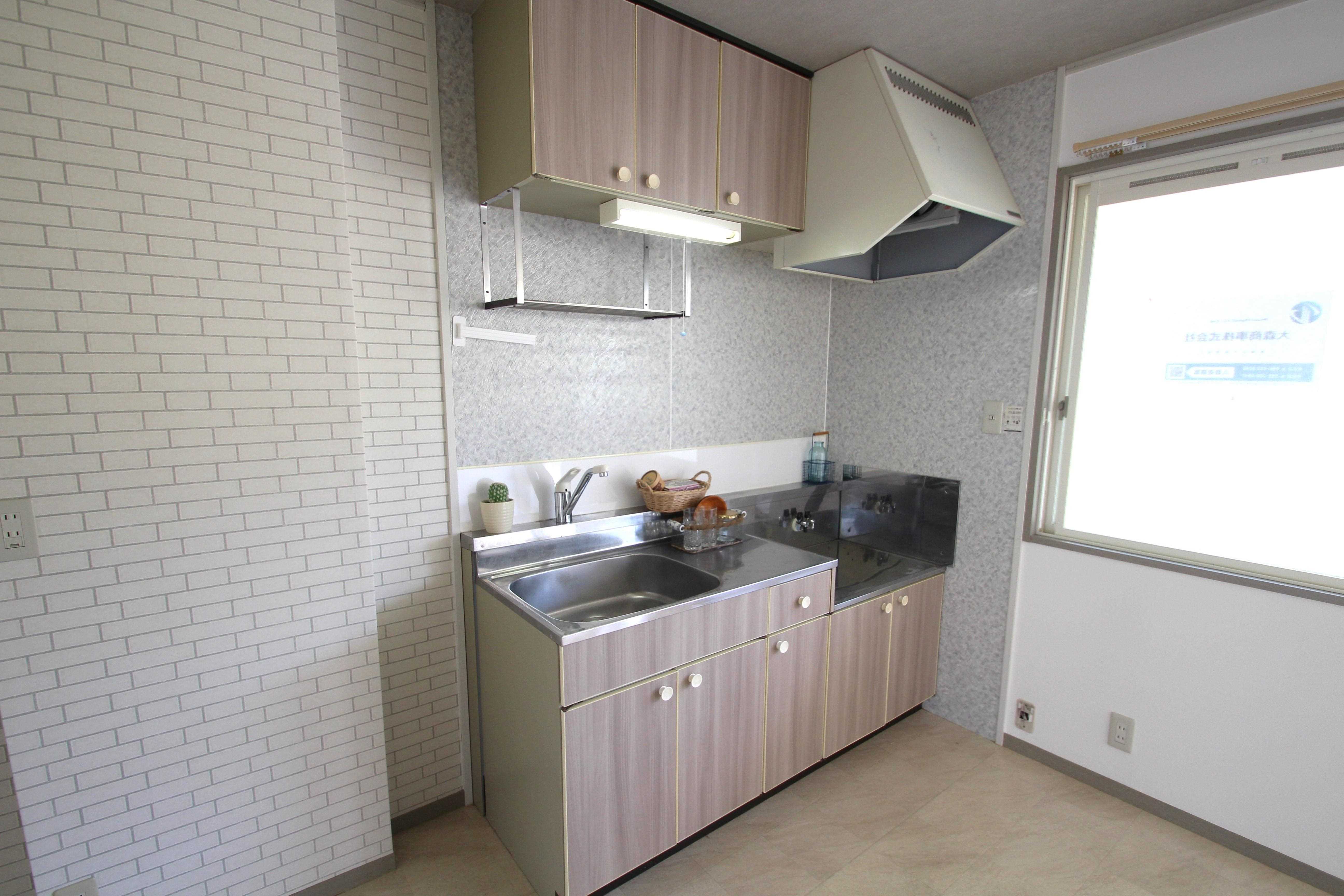 キッチン　キッチンも木目調に♪