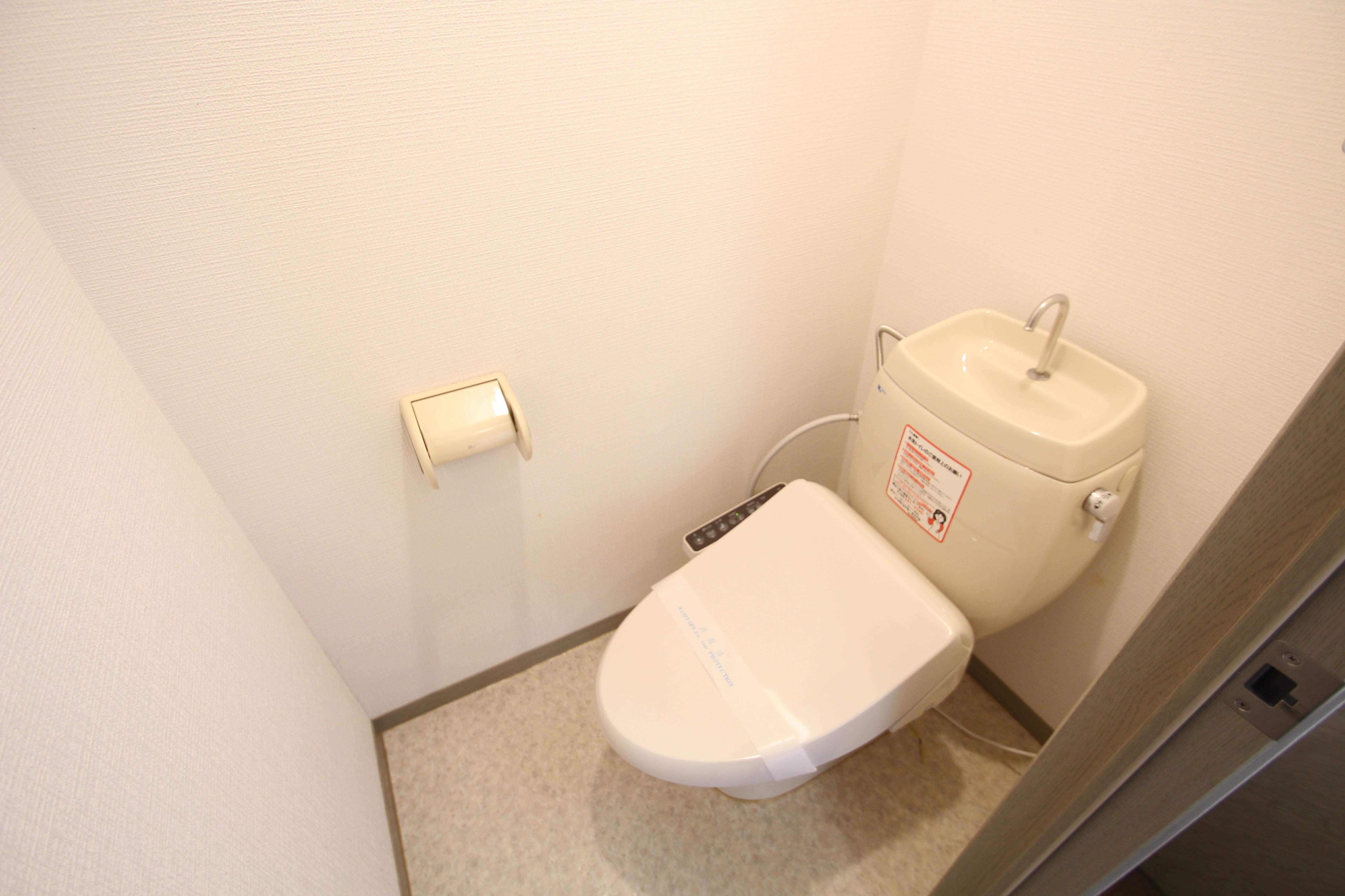 トイレ　ウォシュレット付きのトイレです♪