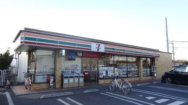 コンビニ　セブンイレブン三郷公園前店（コンビニ）まで800m