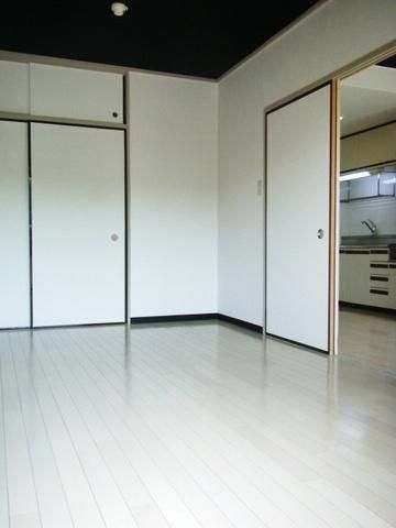 居室・リビング　居室２