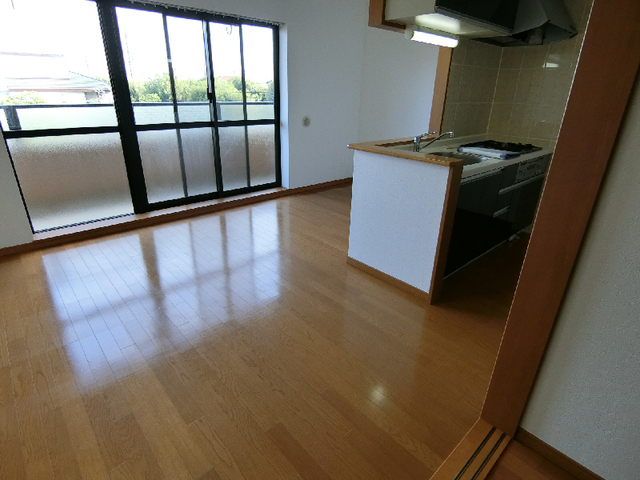 居室・リビング　同タイプ別部屋の写真です