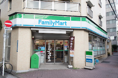 コンビニ　ファミリーマート江東亀戸二丁目店（コンビニ）まで82m