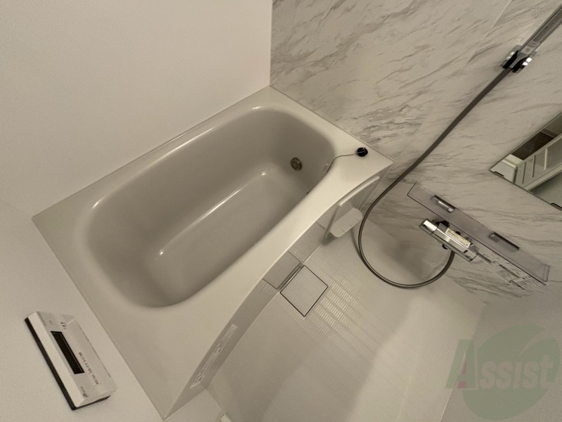 バス・シャワールーム　お風呂になります。一日の疲れを癒してくださいね。