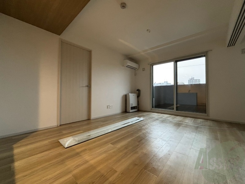 居室・リビング　広々としたリビングですね。使い勝手がよさそうですね！