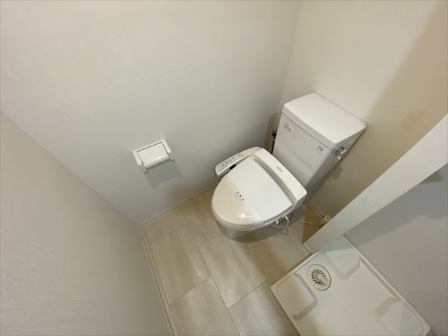 トイレ　温水洗浄便座付きのトイレです！