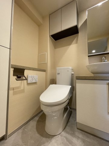 トイレ　エスライズ難波III　トイレ