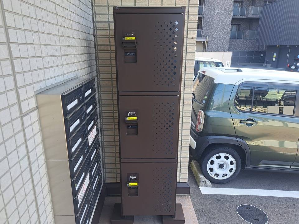 エントランス　宅配ボックス