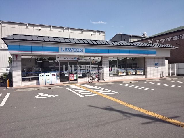 コンビニ　ローソン 上鳥羽大宮通り店（コンビニ）まで131m
